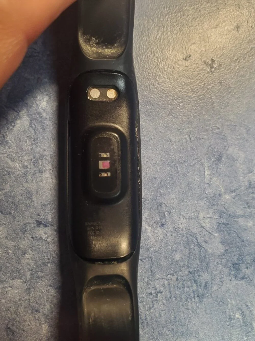 Samsung Galaxy Fit 2 Fitness Tracker Black with Charger